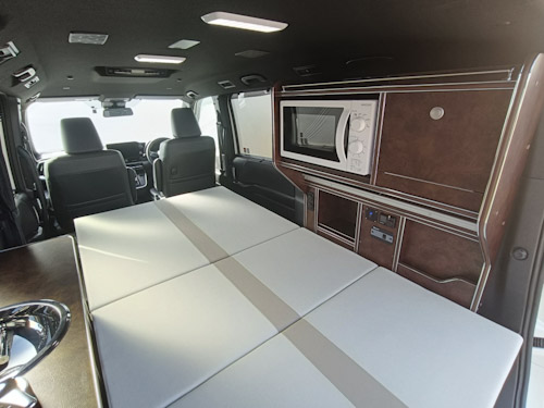 ダークブラウン内装